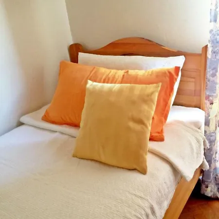アパート Bol Apartment